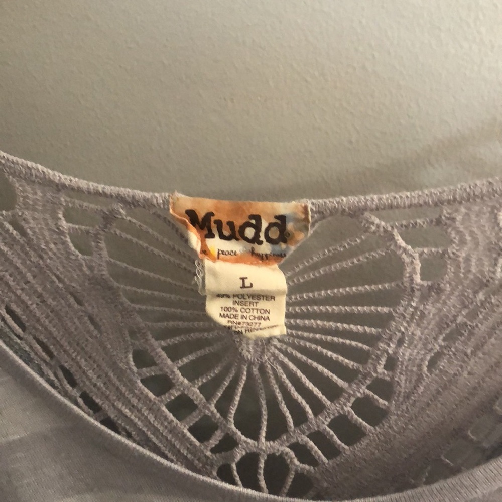 Mudd dolman sleeve top with lace back detail.  EUC (worn once) Size large. - Picture 3 of 3